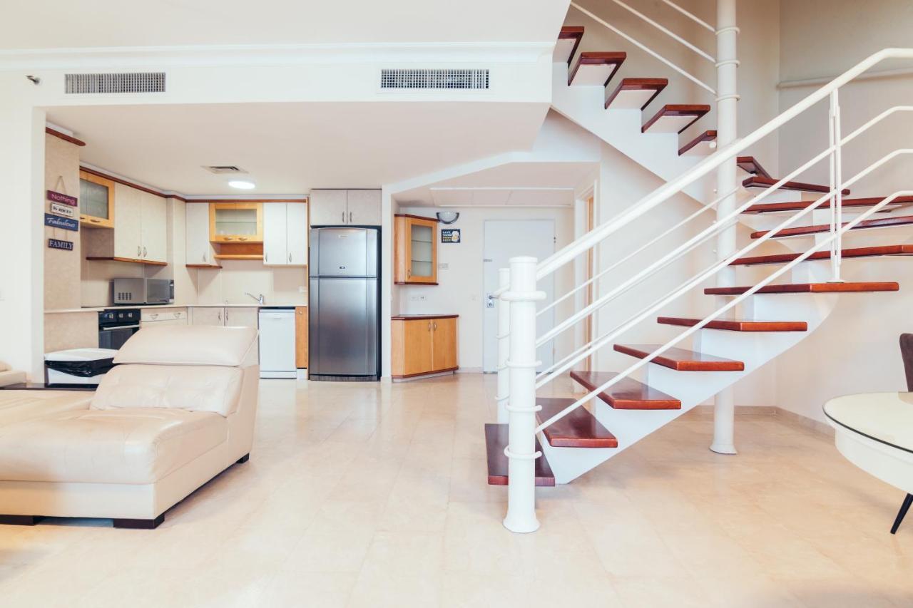 Almog Beach Apt Hotel מלון דירות אלמוג ביץ' Haifa Exterior photo