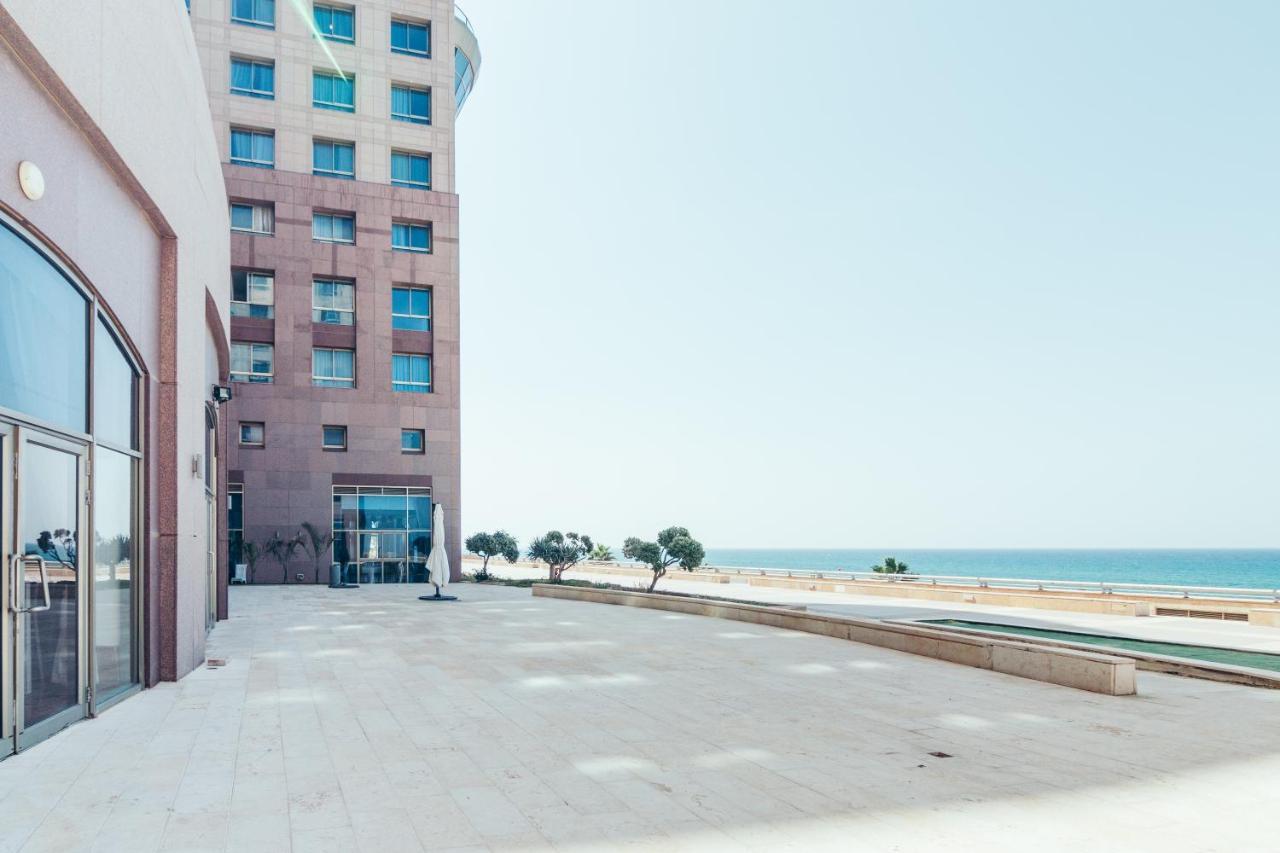 Almog Beach Apt Hotel מלון דירות אלמוג ביץ' Haifa Exterior photo