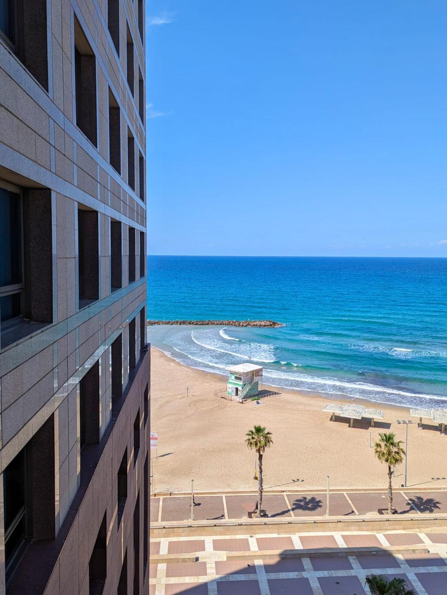 Almog Beach Apt Hotel מלון דירות אלמוג ביץ' Haifa Exterior photo